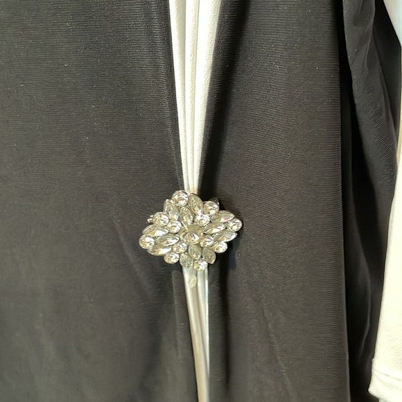 Investments Slim Factor Dressy Top - Picture 2 of 4